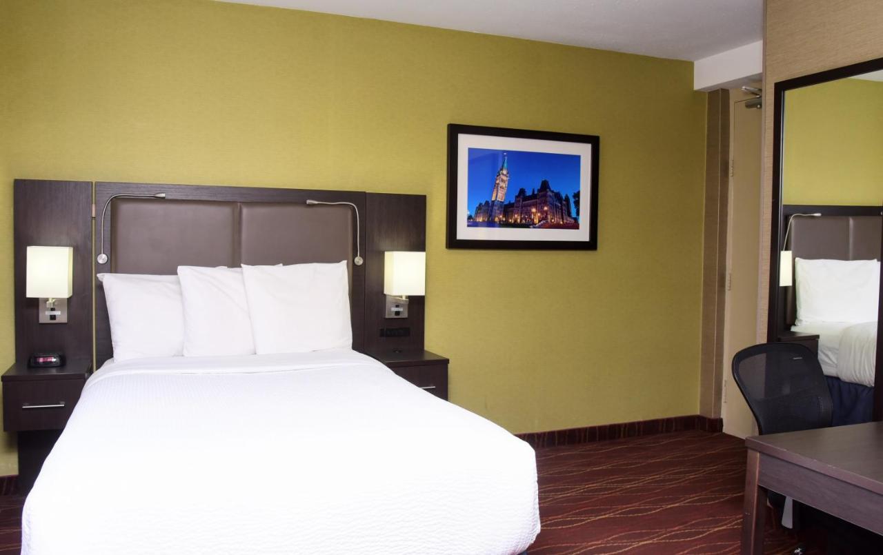 Days Inn By Wyndham Ottawa Exterior photo