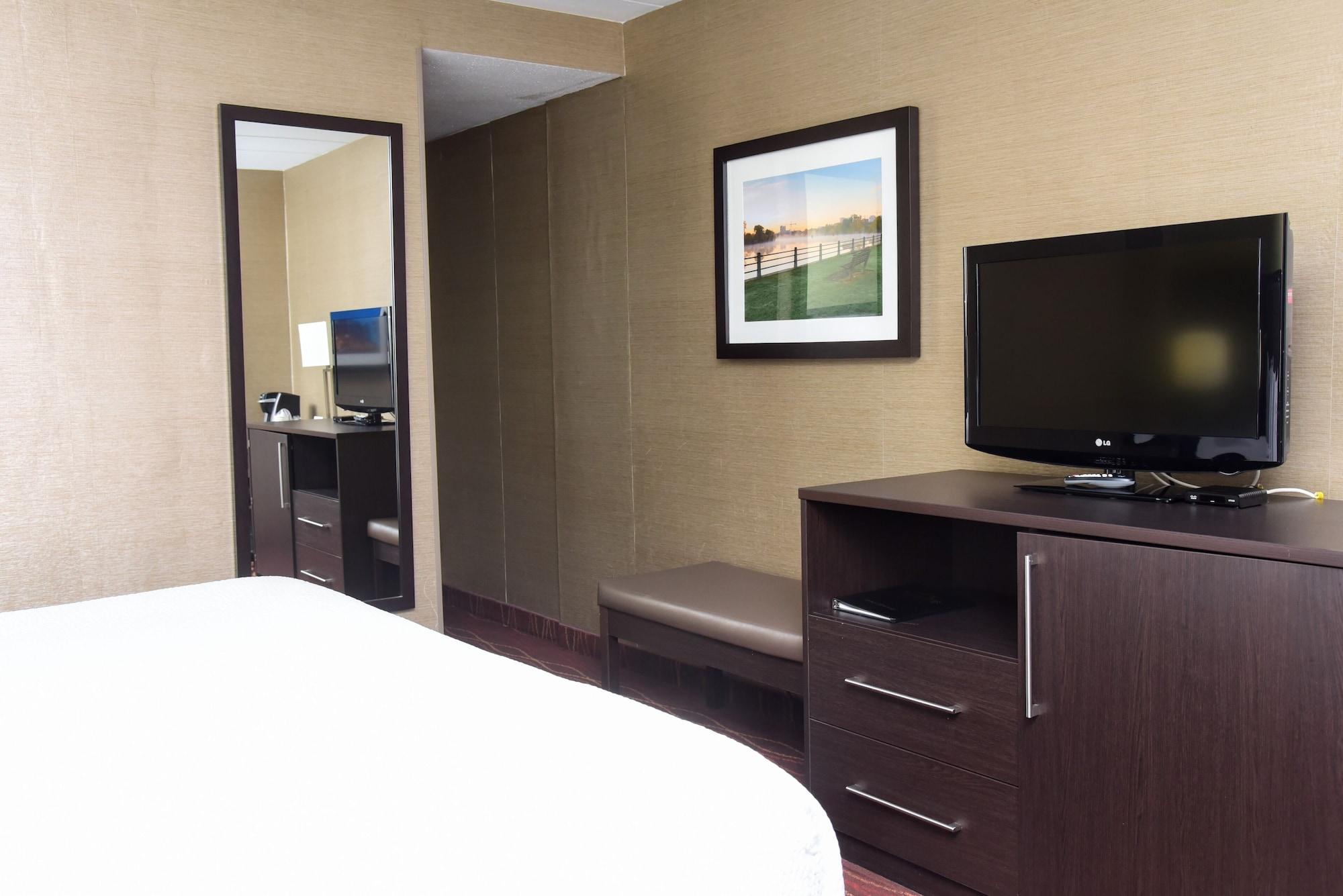 Days Inn By Wyndham Ottawa Exterior photo