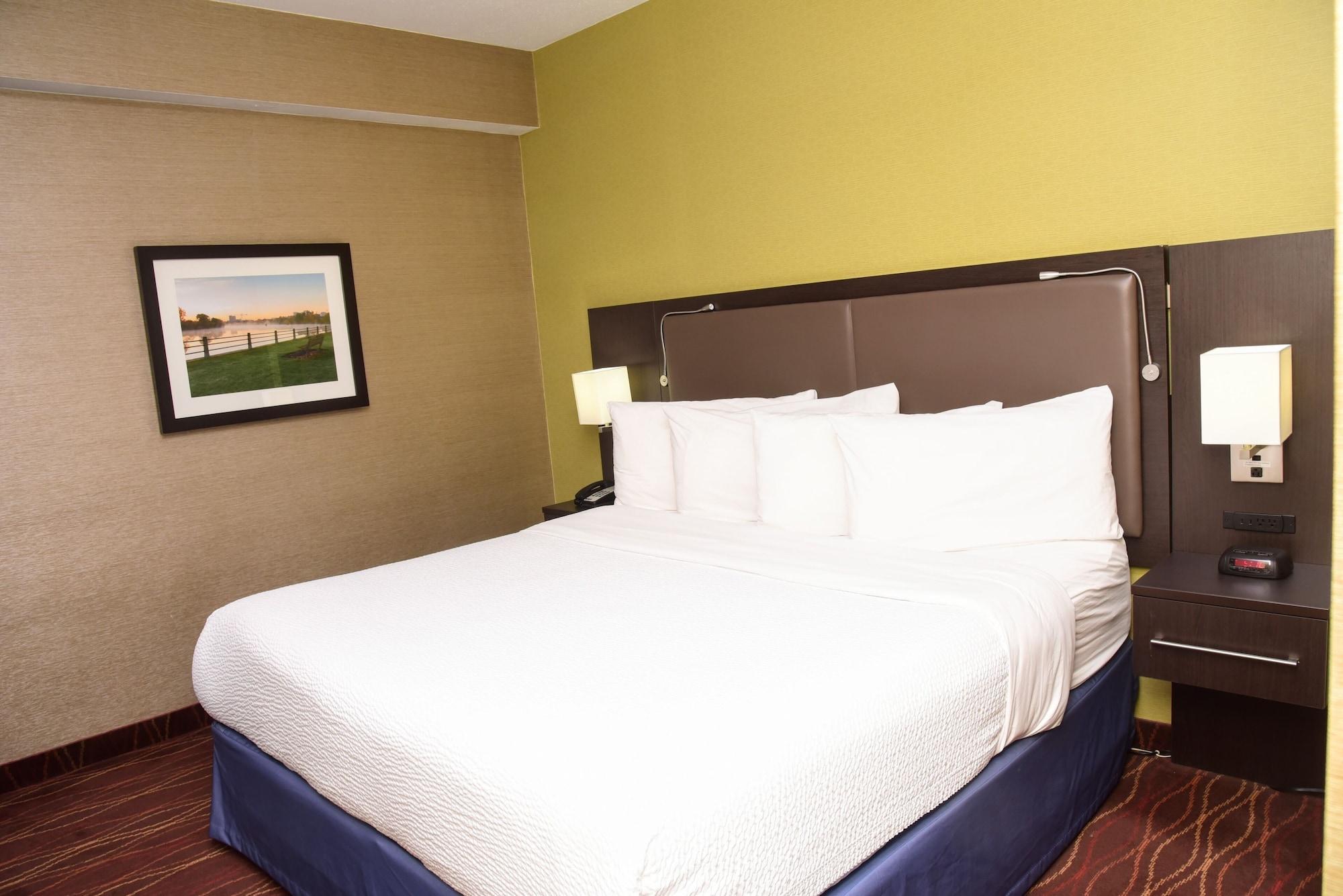 Days Inn By Wyndham Ottawa Exterior photo