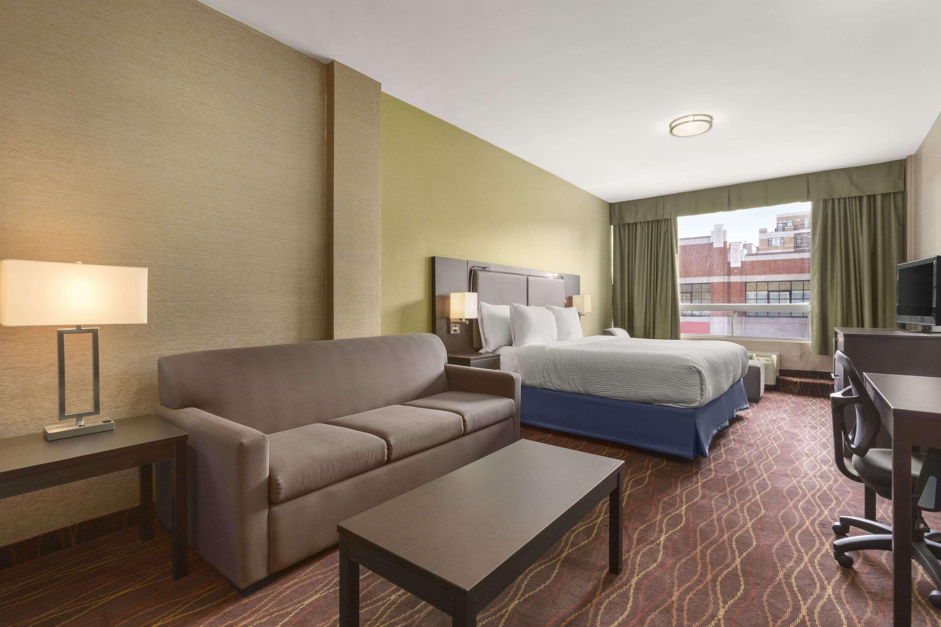 Days Inn By Wyndham Ottawa Exterior photo