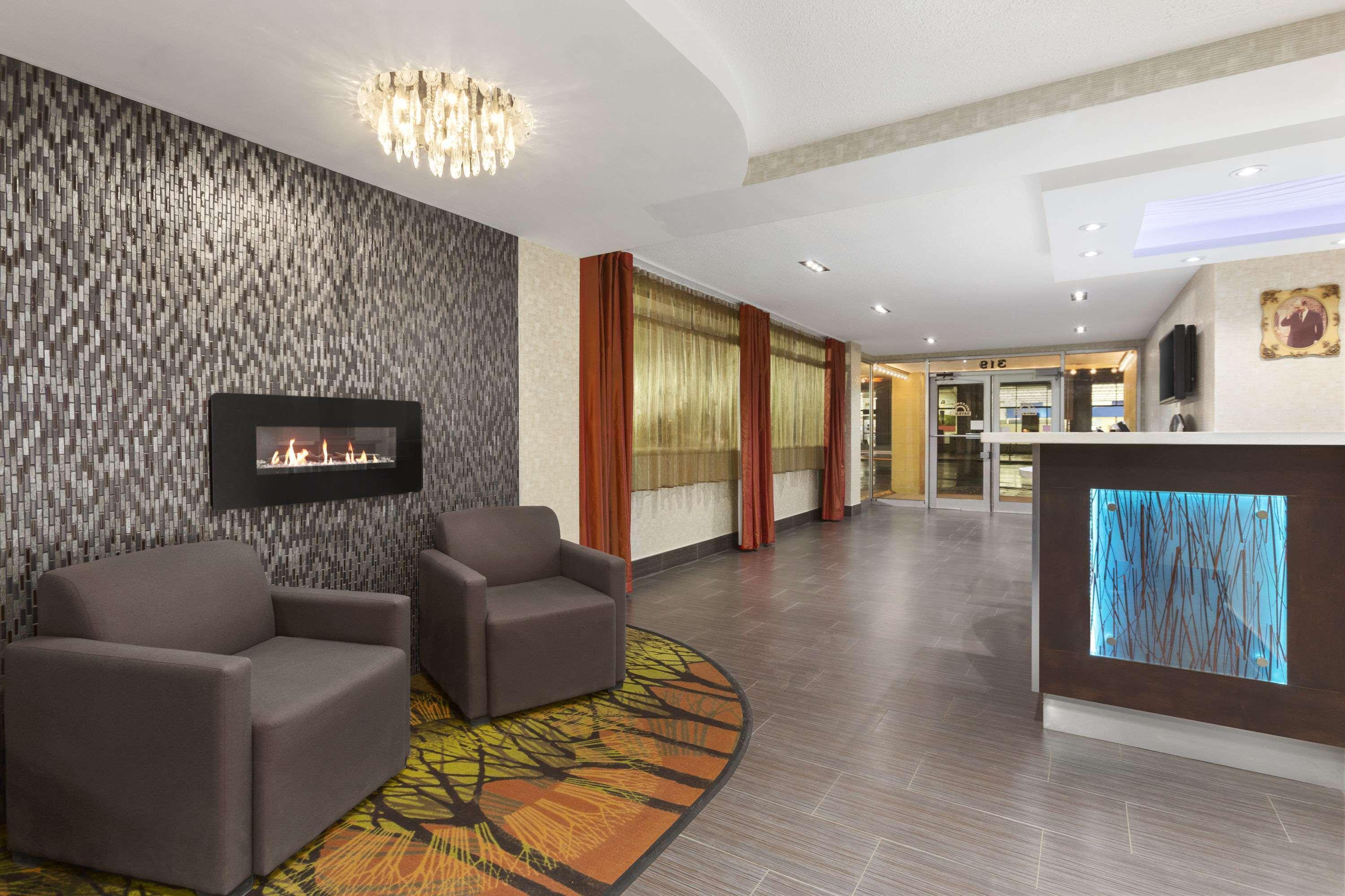 Days Inn By Wyndham Ottawa Exterior photo
