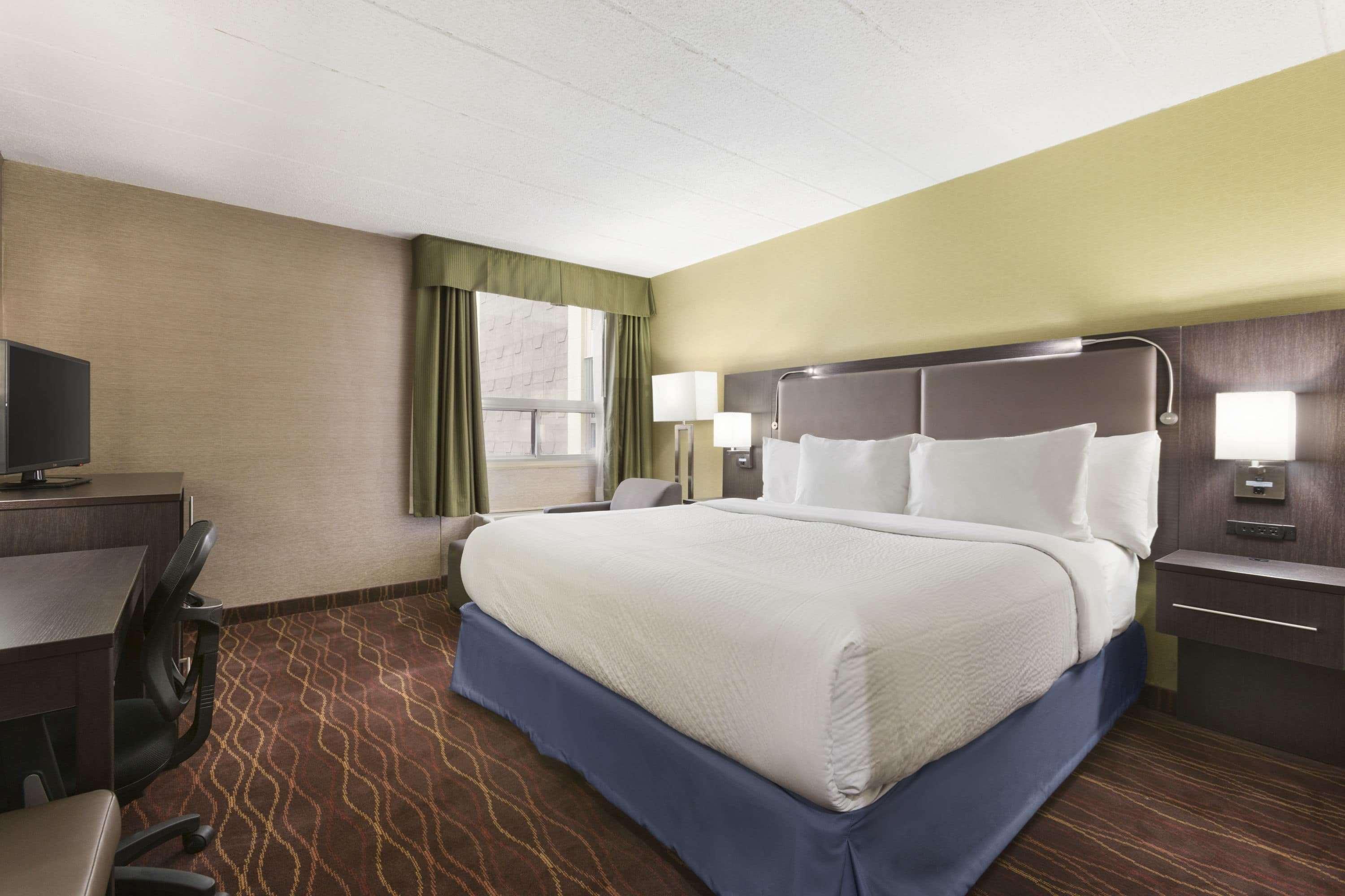 Days Inn By Wyndham Ottawa Exterior photo