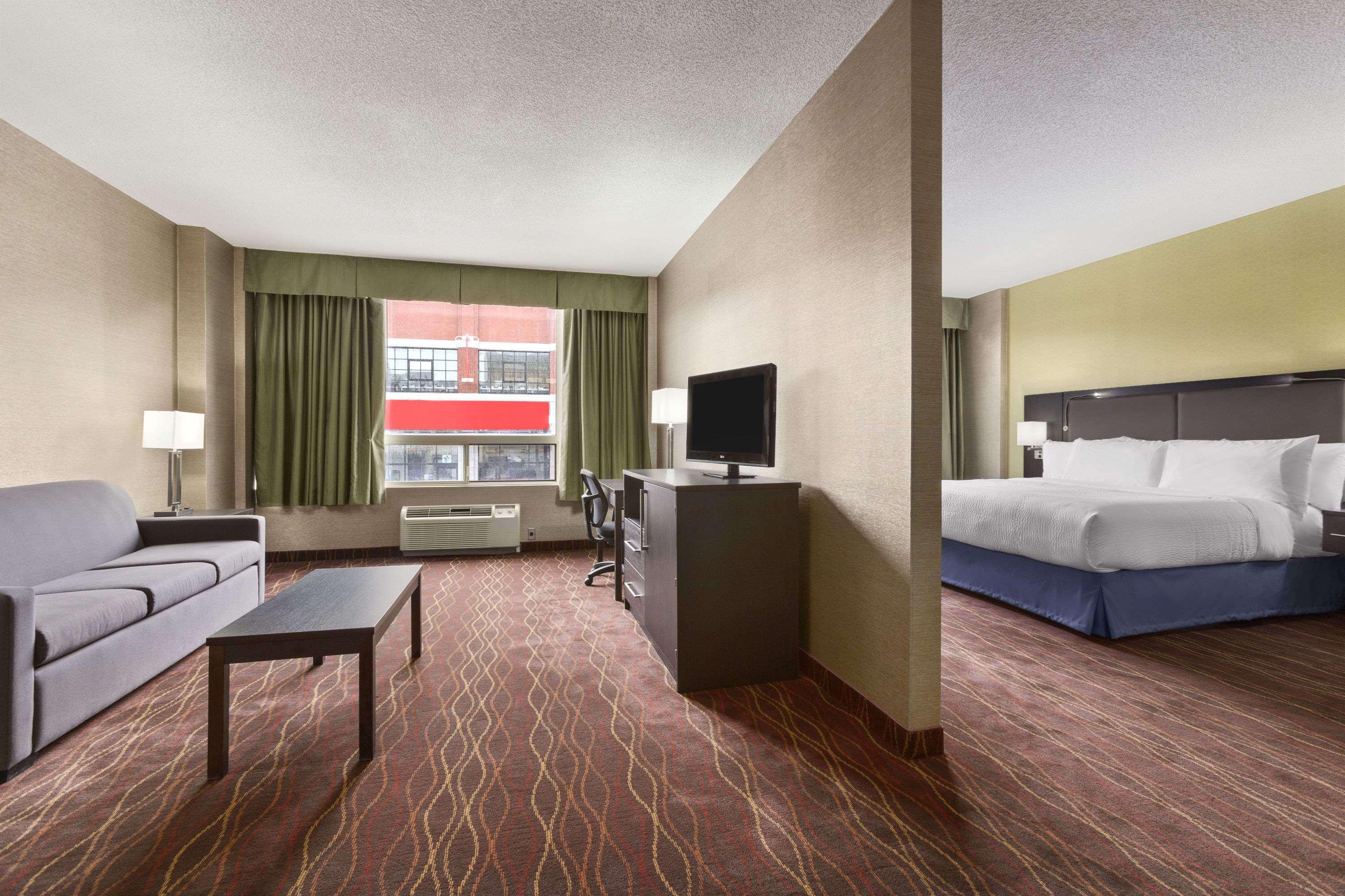 Days Inn By Wyndham Ottawa Exterior photo
