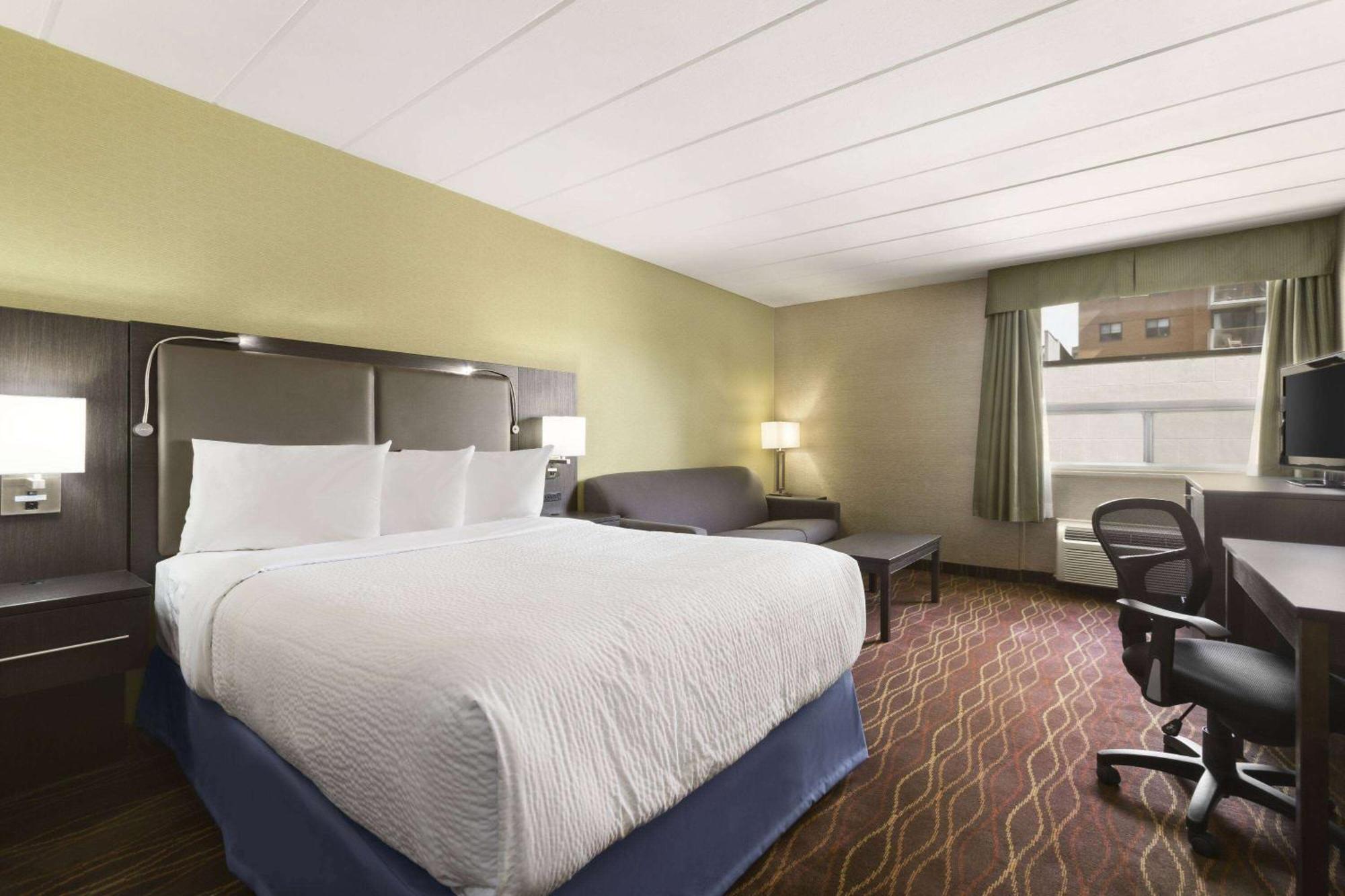 Days Inn By Wyndham Ottawa Exterior photo